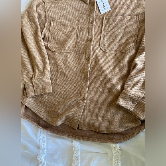 For the Republic Camel Brown Shacket Size XL - Picture 5 of 5
